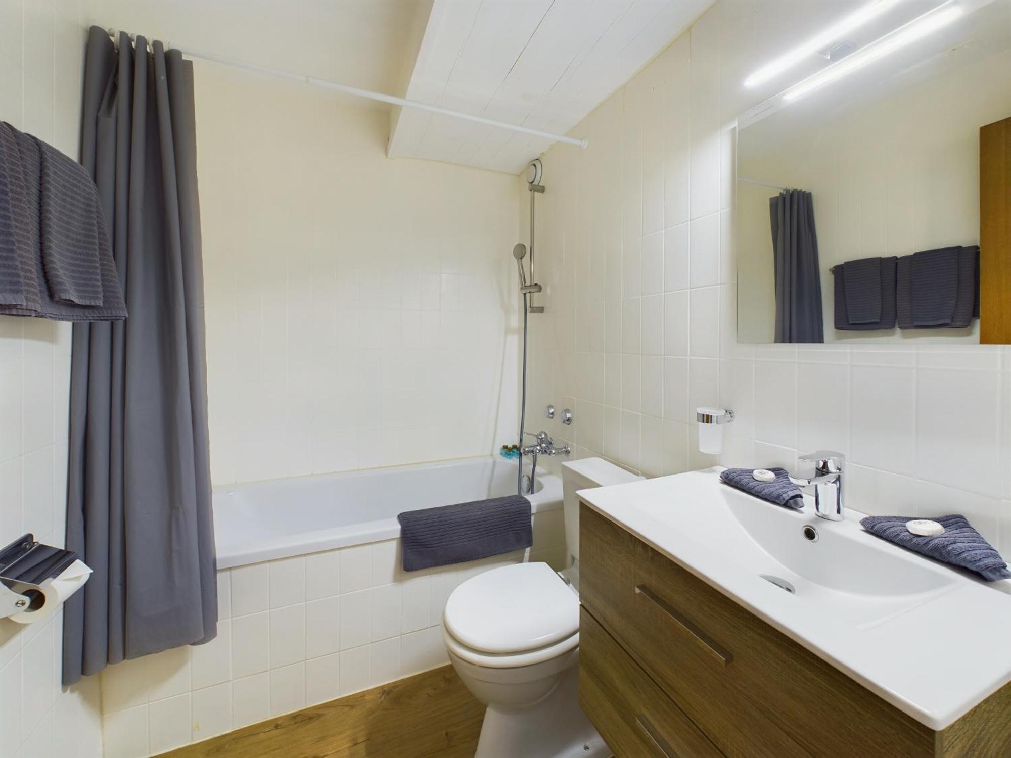 Alpine Retreat 4 Person Apartment Near Zermatt With Parking! テッシュ エクステリア 写真