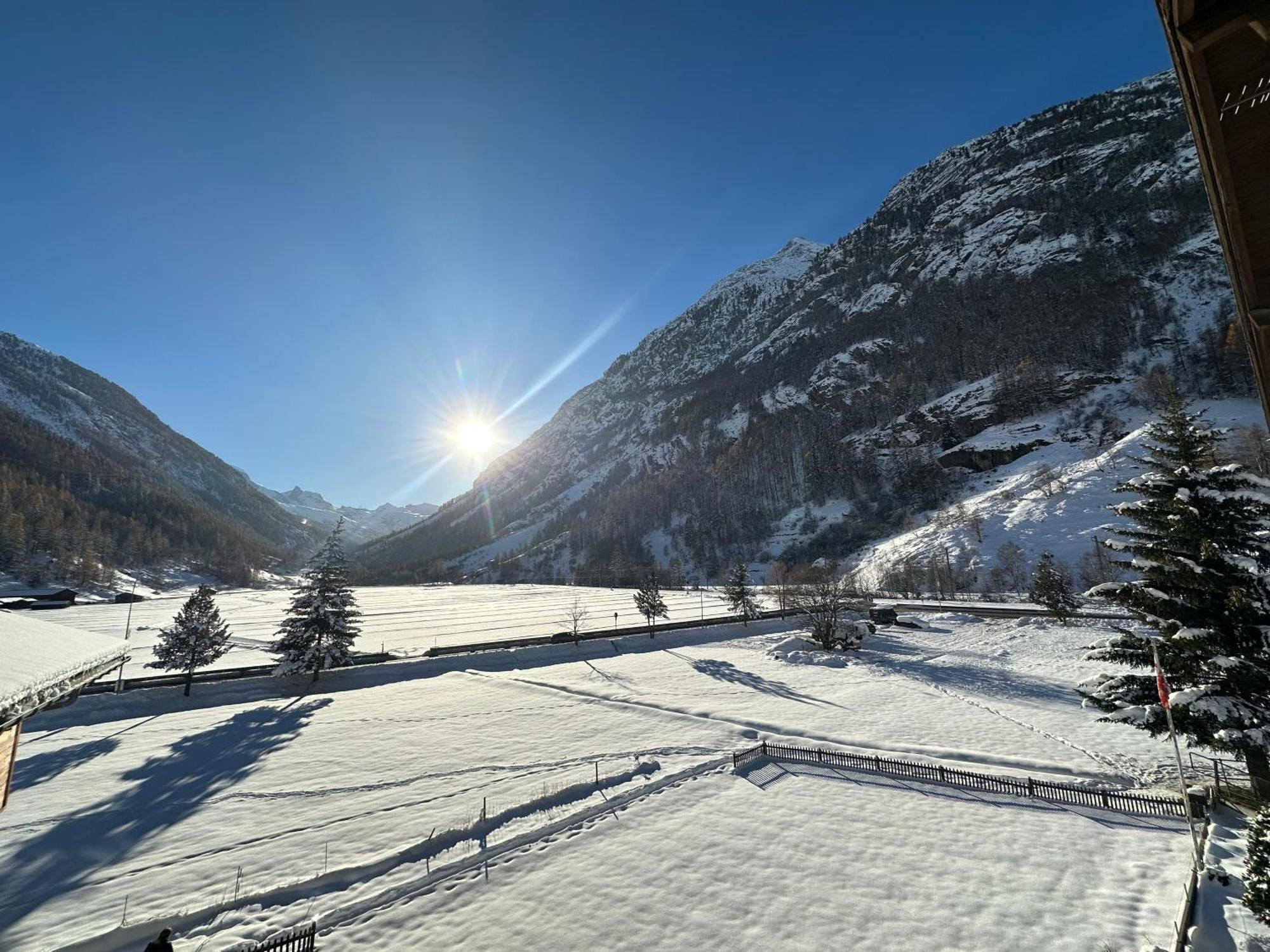 Alpine Retreat 4 Person Apartment Near Zermatt With Parking! テッシュ エクステリア 写真