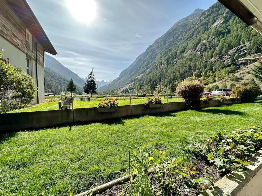Alpine Retreat 4 Person Apartment Near Zermatt With Parking! テッシュ エクステリア 写真